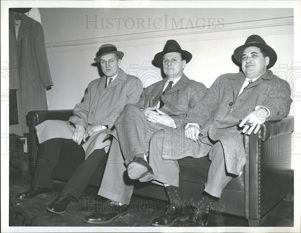 1960 Press Photo Robert Pokuta Frank Wojciek &amp; Frank Angarola
Appear Grand Jury - Historic Images