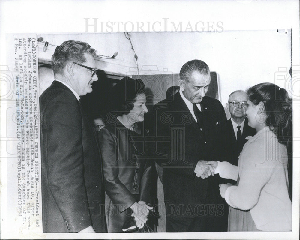 1966 Press Photo President and Mrs. London Johnson Exchage Greetings David - Historic Images