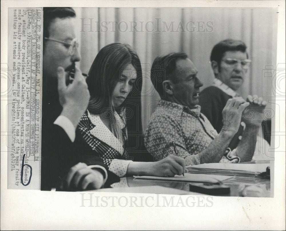 1974 Press Photo Liz MeLeod, 20, Student Body President at Celtech, Concentrates - Historic Images