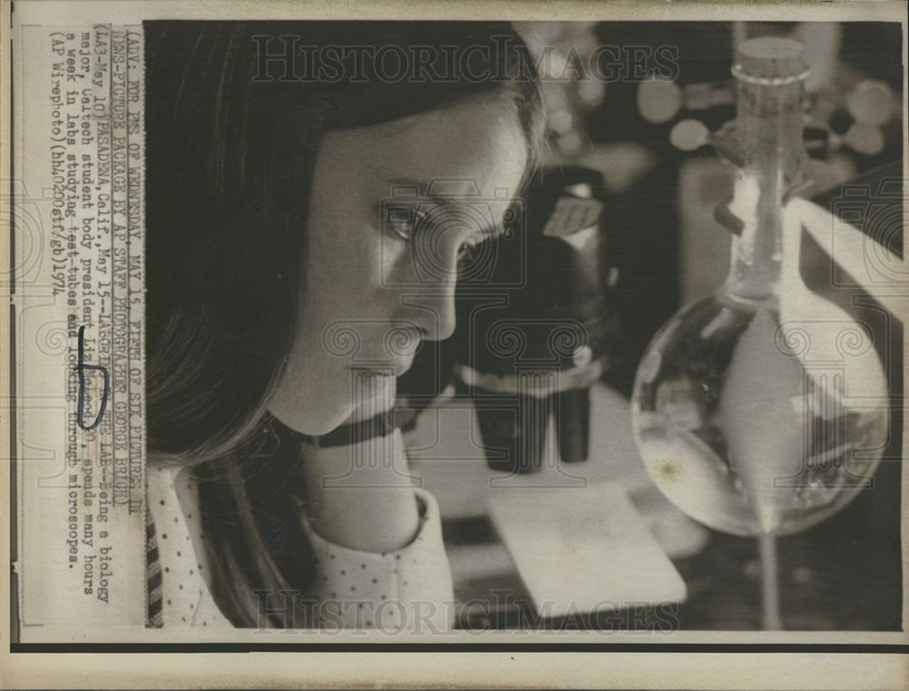 1974 Press Photo Being a Biology Major, Caltech Student Body President Liz McLeo - Historic Images