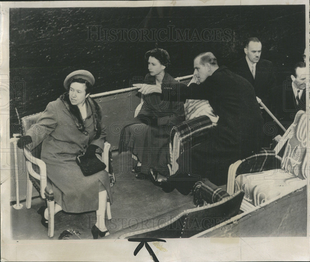 1951 Press Photo British Princess Elizabeth Prince Philip Boat On Ottawa River - Historic Images