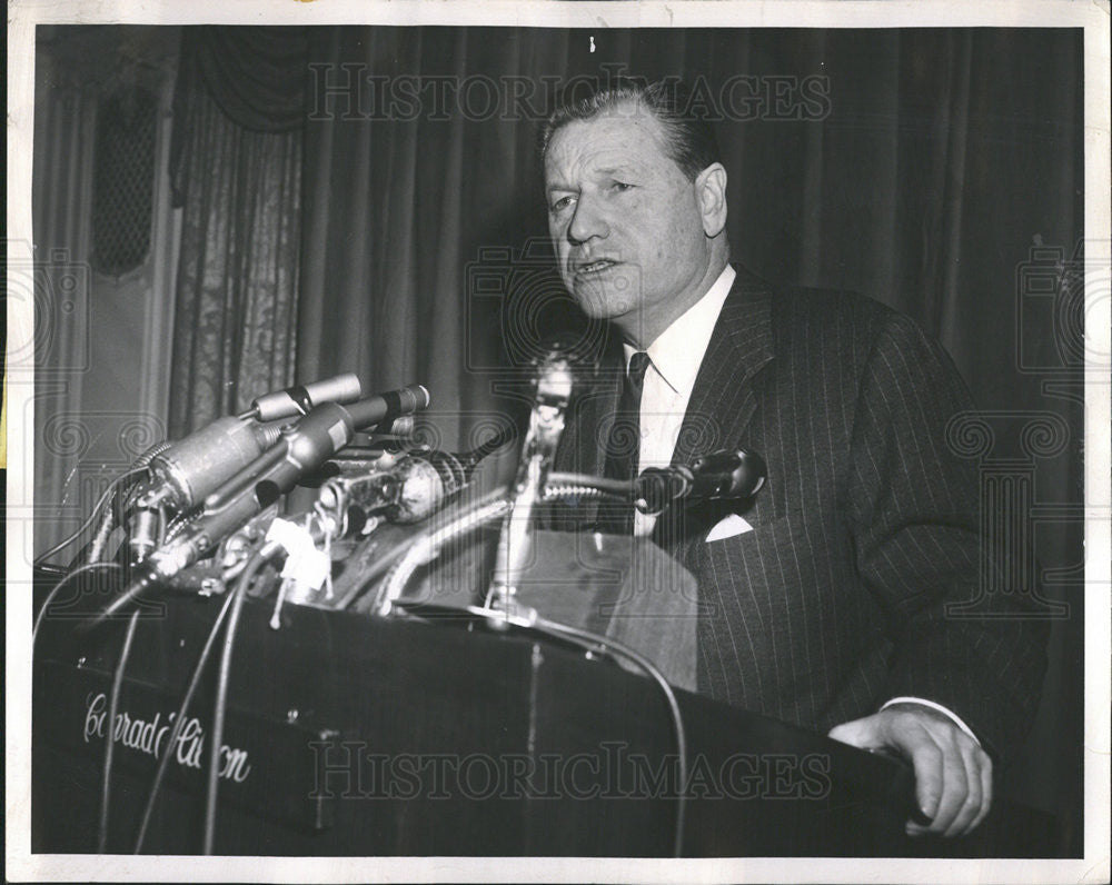 1963 Press Photo New York Governor Nelson Rockefeller Chicago Press Conference - Historic Images