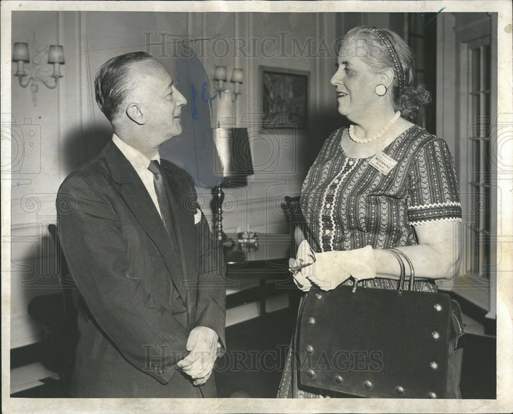 1956 Press Photo Mr. And Mrs. Roscoe Drummond At Chicago Society Function - Historic Images