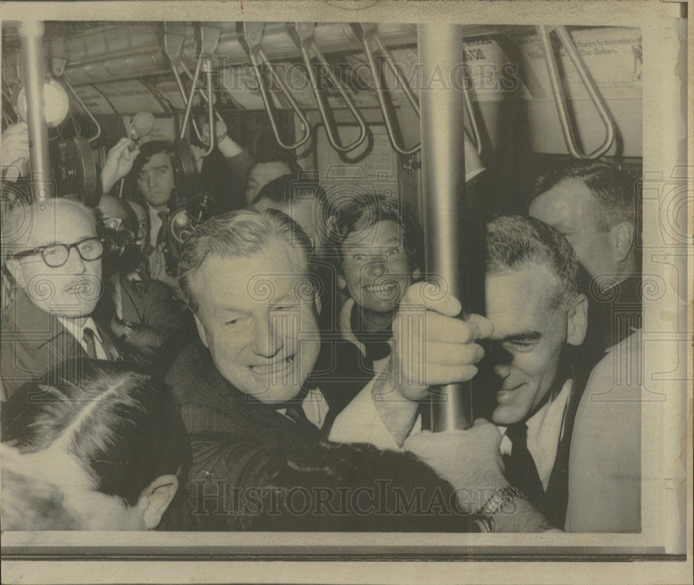 1967 Press Photo Gov. Nelson A. Rockefeller is Caught in the Crush as he Rides - Historic Images