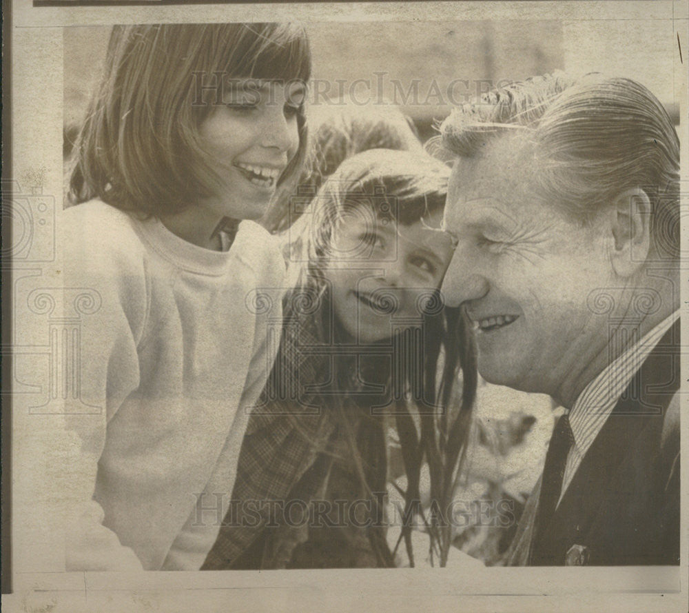 1968 Press Photo Rockefeller at the North Dakota Republican convention, all smiles. - Historic Images