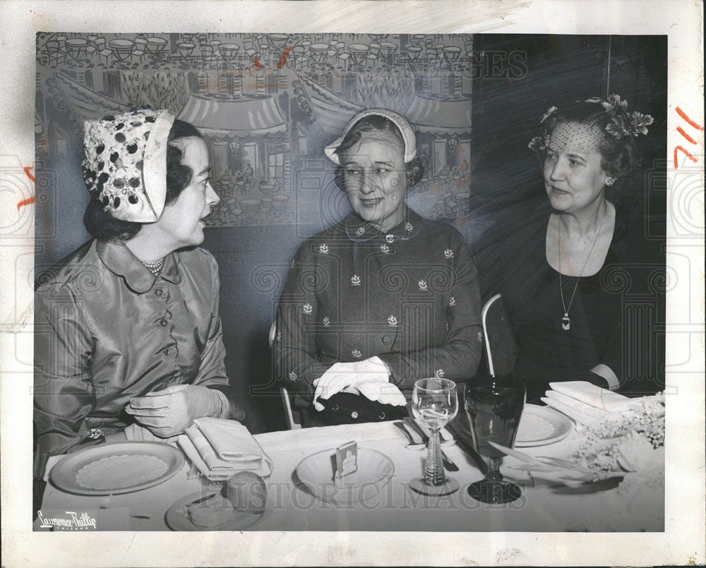 1953 Press Photo a pixie cap is worn by Mrs. Hugh M. Driscoll (L) - Historic Images