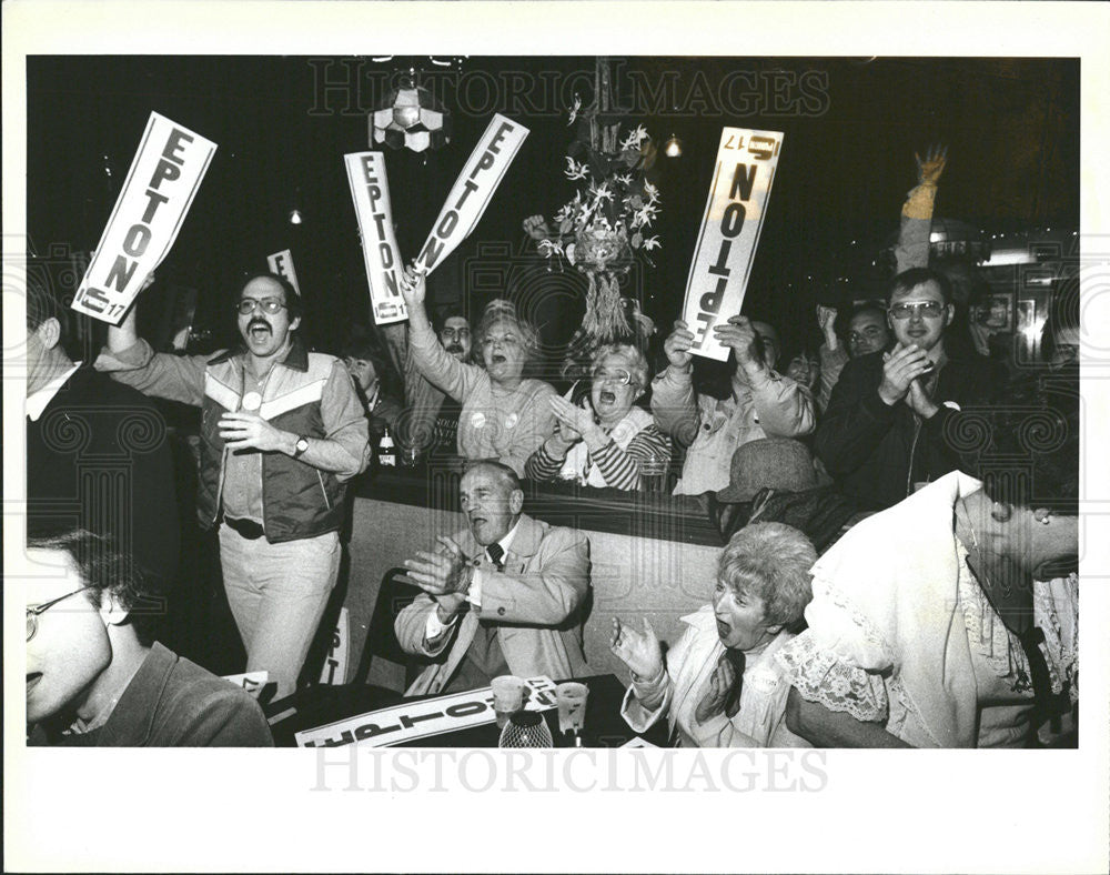 1983 Press Photo Bernard Epton Republican Politician - Historic Images