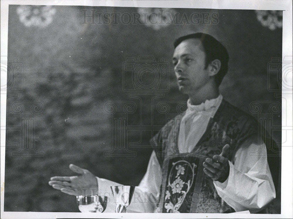 1970 Press Photo Father Charles Erickson of St Ann&#39;s Church - Historic Images