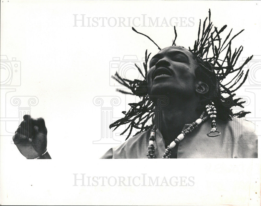 1985 Press Photo Keith Eric Entertains - Historic Images