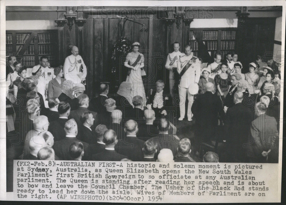 1954 Press Photo Queen Elizabeth Opens New South Wales Parliament Usher Black - Historic Images