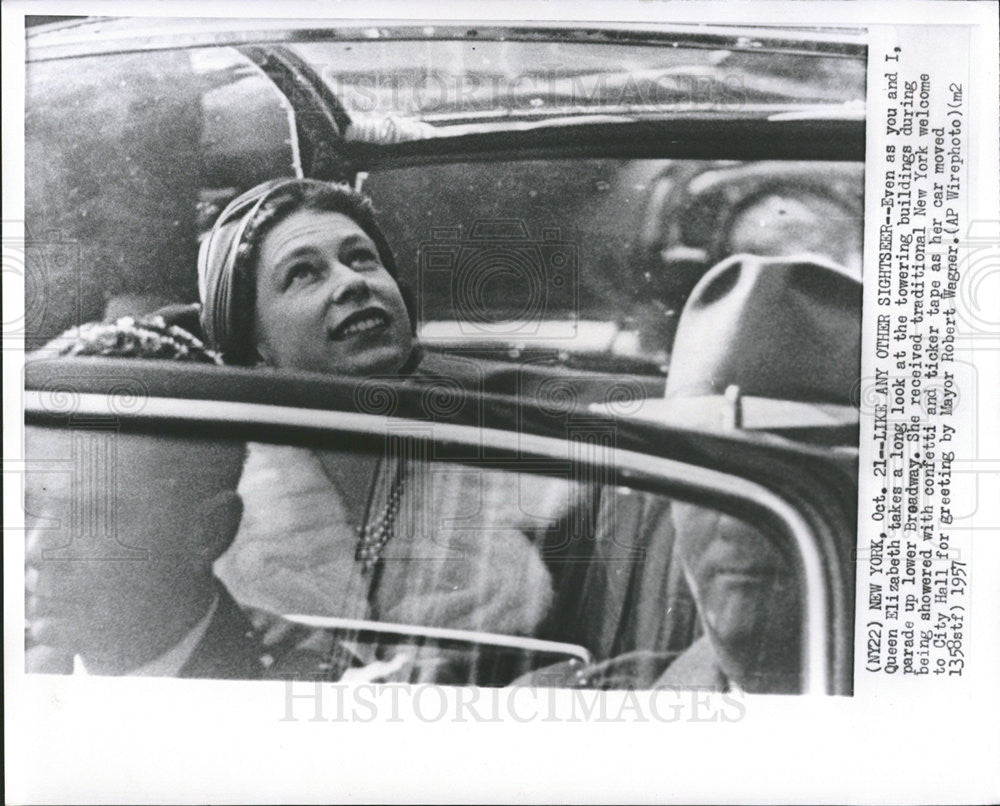 1957 Press Photo Elizabeth II England Queen receive traditional New York welcome - Historic Images