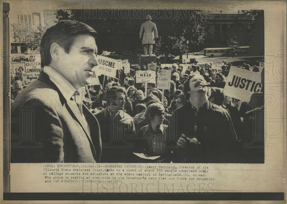 1971 Press Photo Larry Reinnold Spoke To Crowd At Springfield Illinois - Historic Images