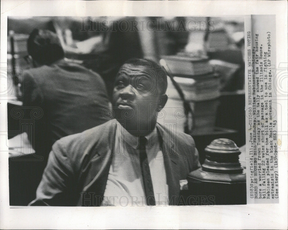 1963Press Photo William Robinson Chicago Rep. Watches Voting Board as Bill Fails - Historic Images