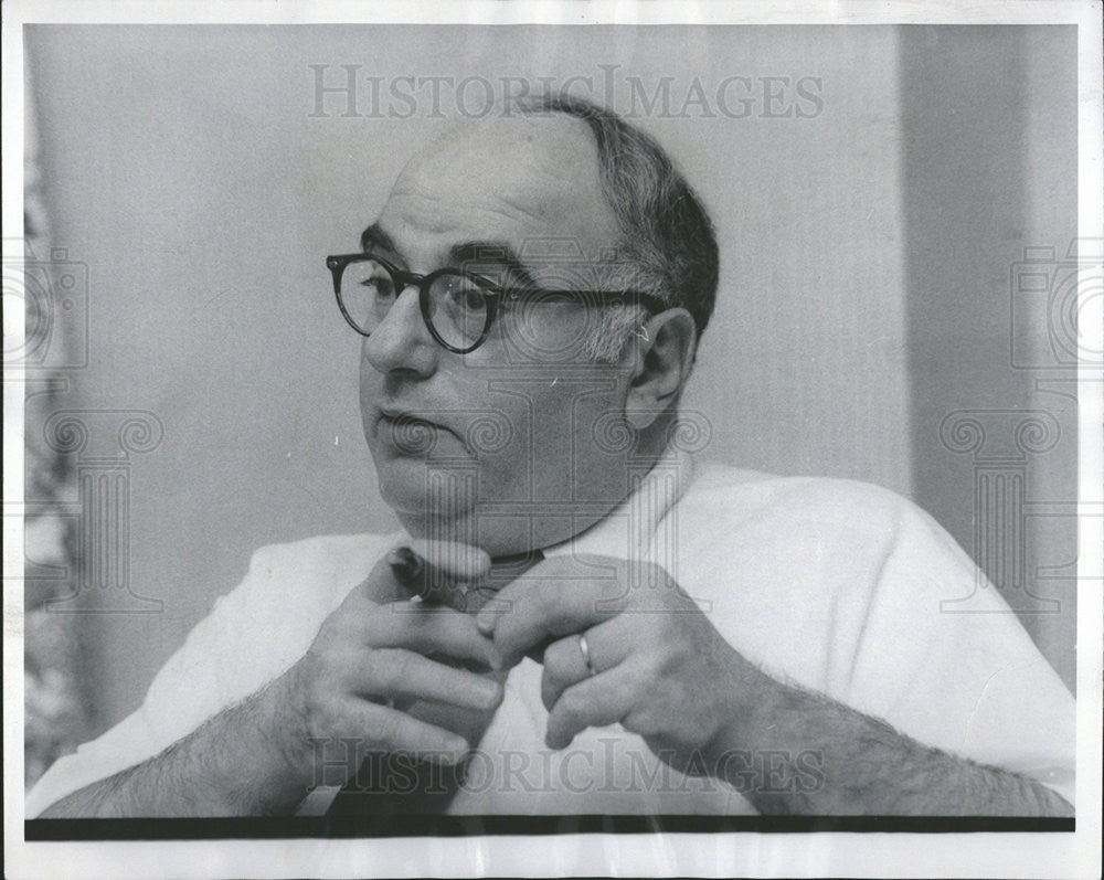 1976 Press Photo Dr.Gerald P.Rodnan, Prof.of Medicine, Univ. of Pittsburgh. - Historic Images