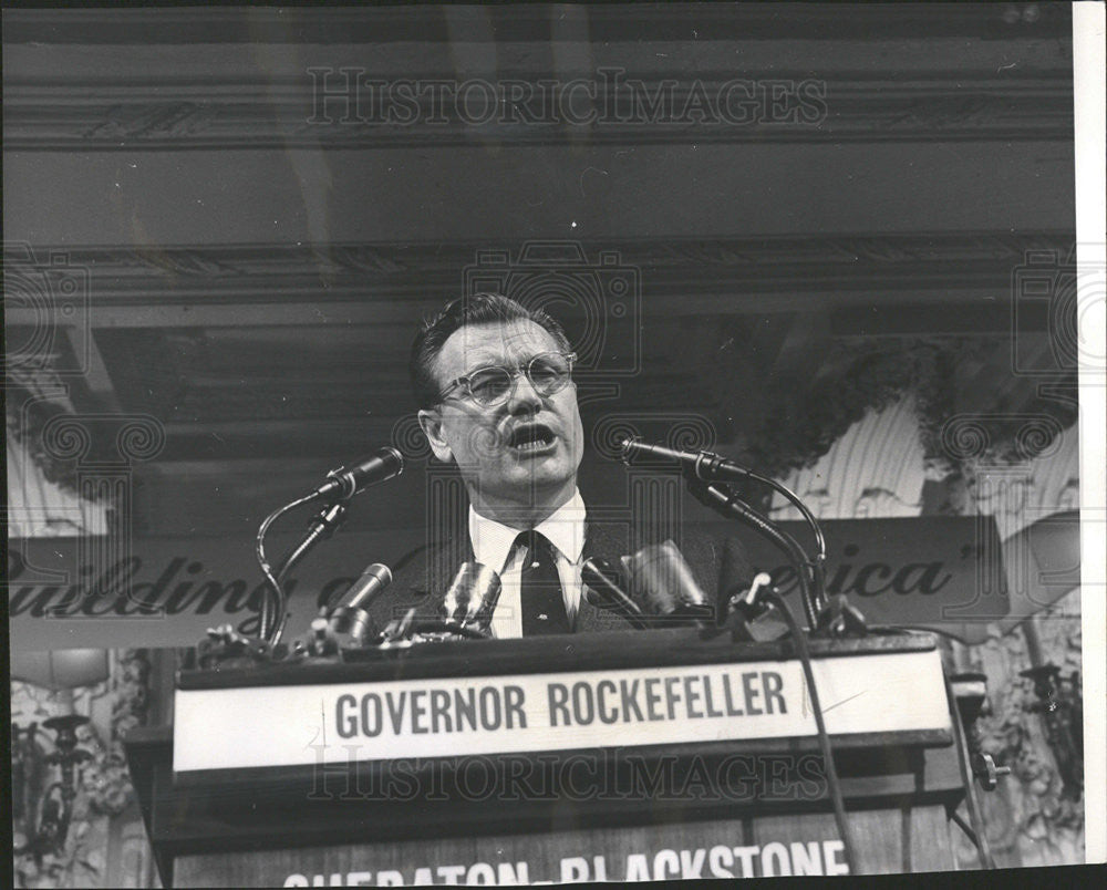 1960 Press Photo Nelson Aldrich Rockefeller US Vice President at Sheraton Hotel - Historic Images