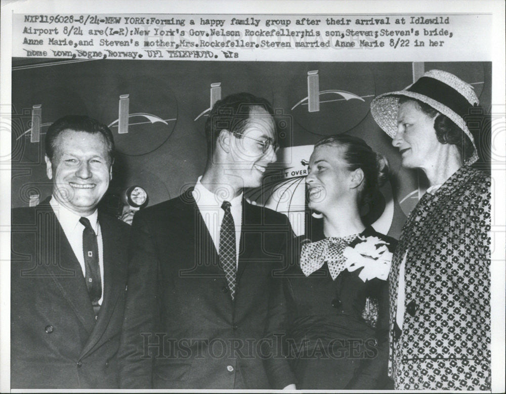 1959 Press Photo Gov. Nelson  Rockefeller, his wife, his son Steven, Anna Marie - Historic Images