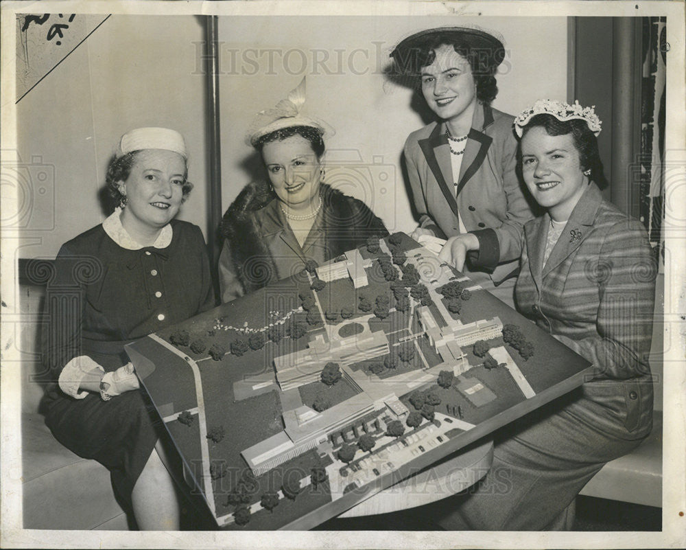 1955 Press Photo Board Members and College girls show model of St.Xavier Academy - Historic Images