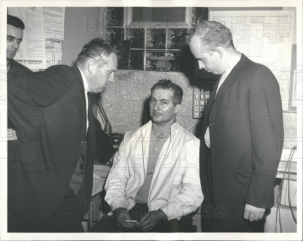 1964 Press Photo John Plecko Chicago Ridge Policeman questioned Murder Harry - Historic Images