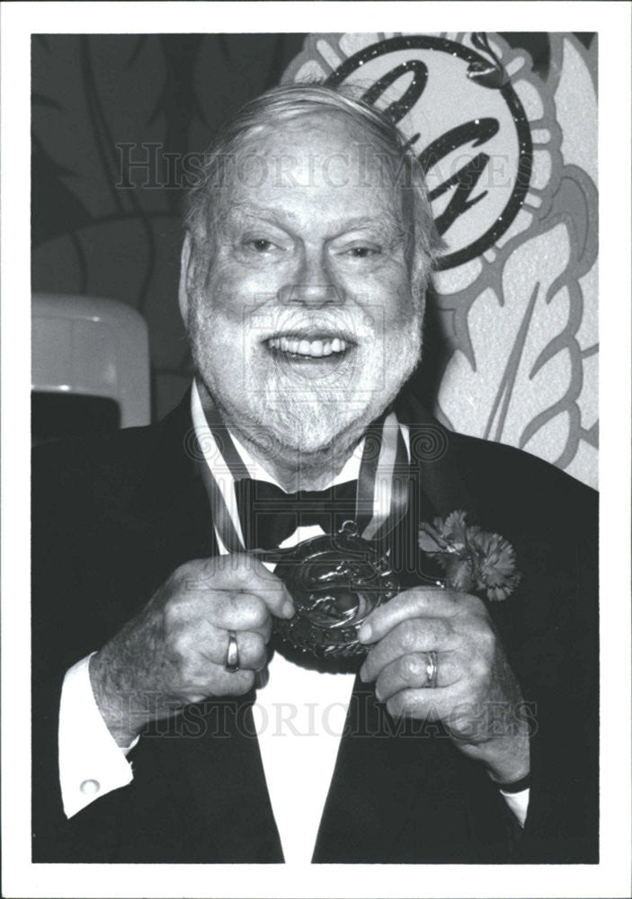 Undated Press Photo Tommy Barlett Water Ski Hall Fame Medallion - Historic Images