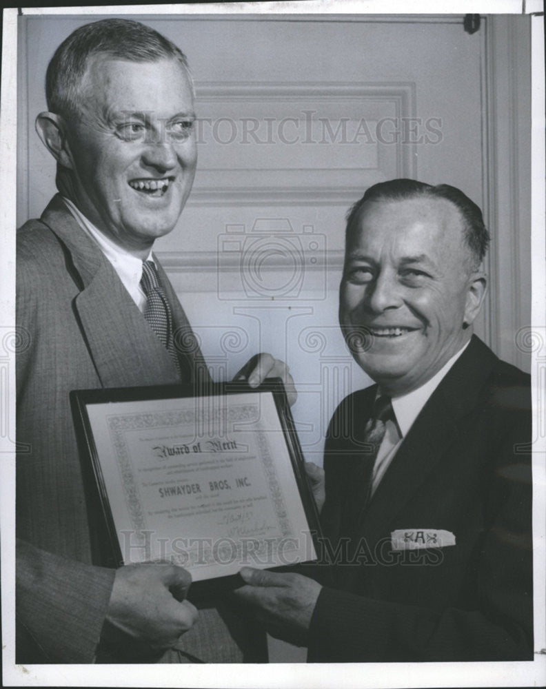 1957 Press Photo Mayor Will F Nicholson Charles D Avery Manager Shwayder Bros Co - Historic Images