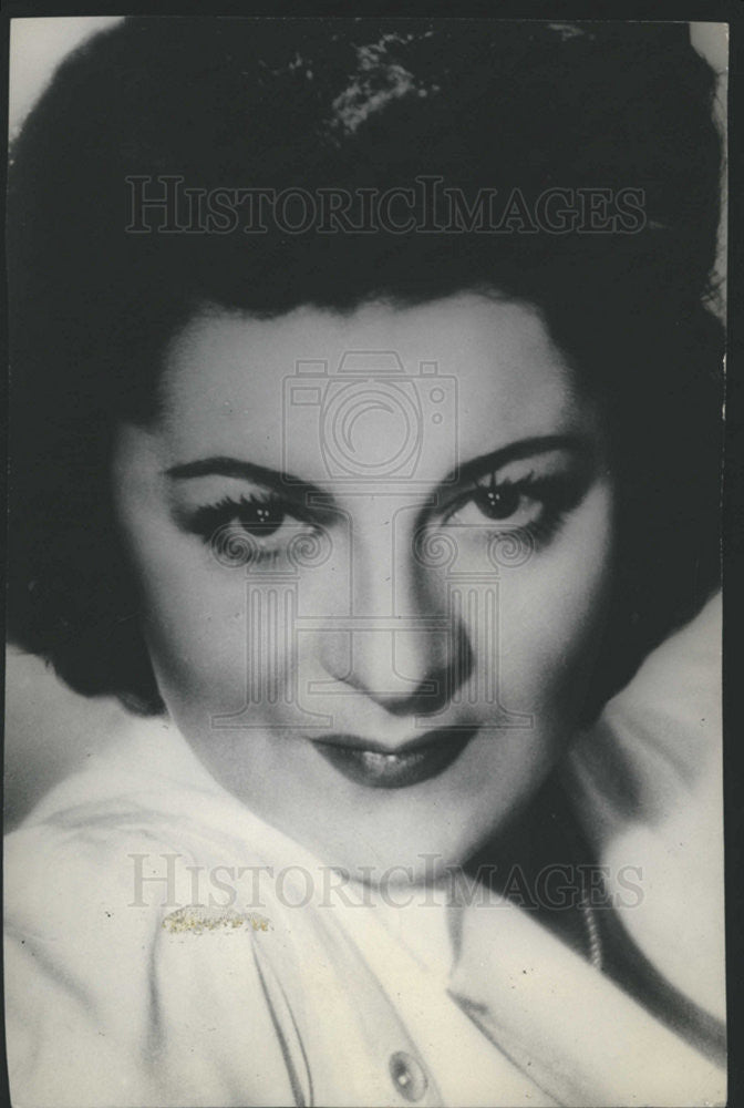 1943 Press Photo Jennie Tourel - Historic Images