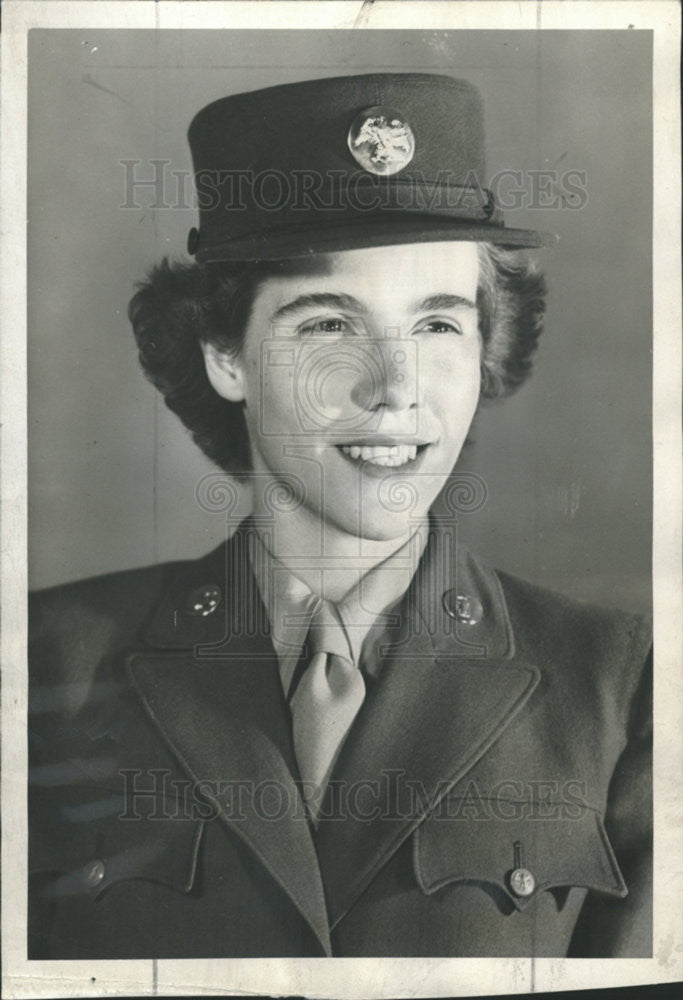 1949 Press Photo Pvt Caroline Camp - Historic Images