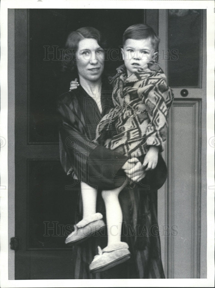 Press Photo A story of a woman and a boy - Historic Images