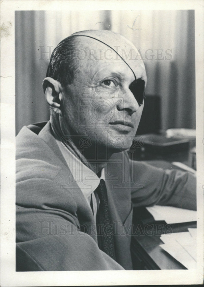 1977 Press Photo Gen. Moshe Dayan Israeli Military Leader/Politician - Historic Images