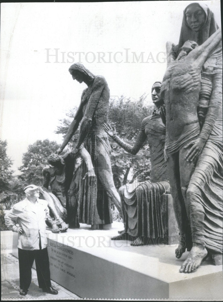 1955 Press Photo Sir Jacob Epstein sculptor - Historic Images