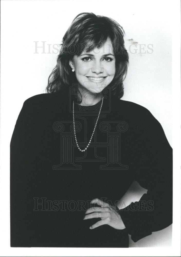 1995 Press Photo SALLY FIELD AMERICAN ACTRESS SINGER PRODUCER - Historic Images