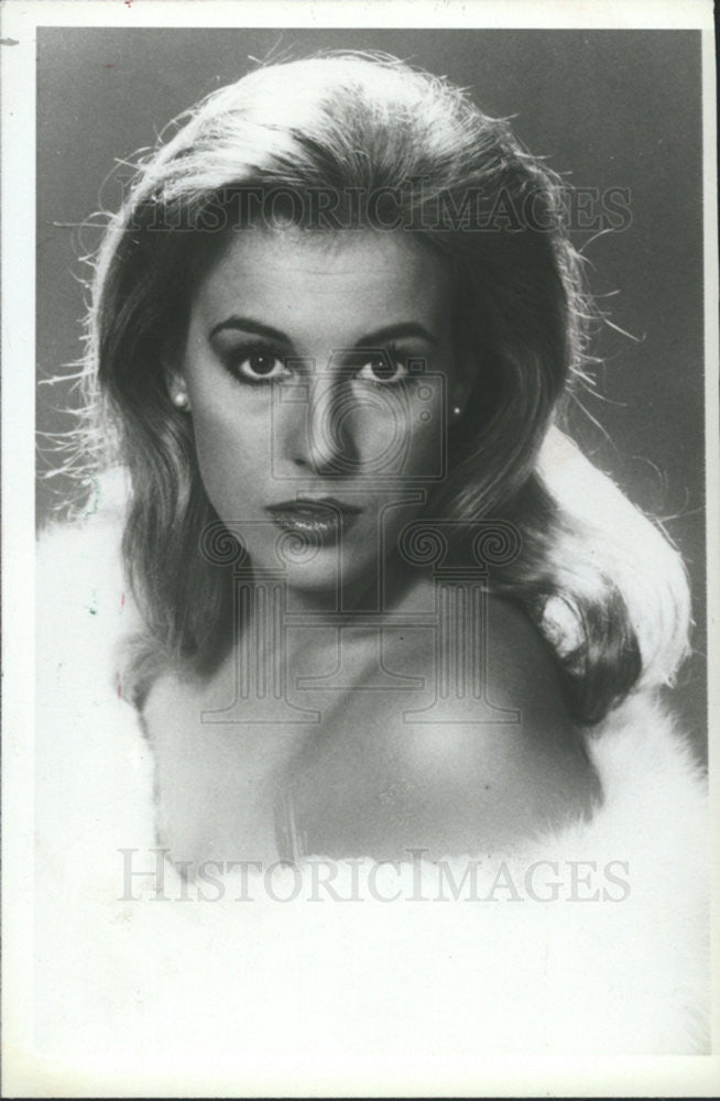 1983 Press Photo Genie Francis Stars In Bare Essence - Historic Images