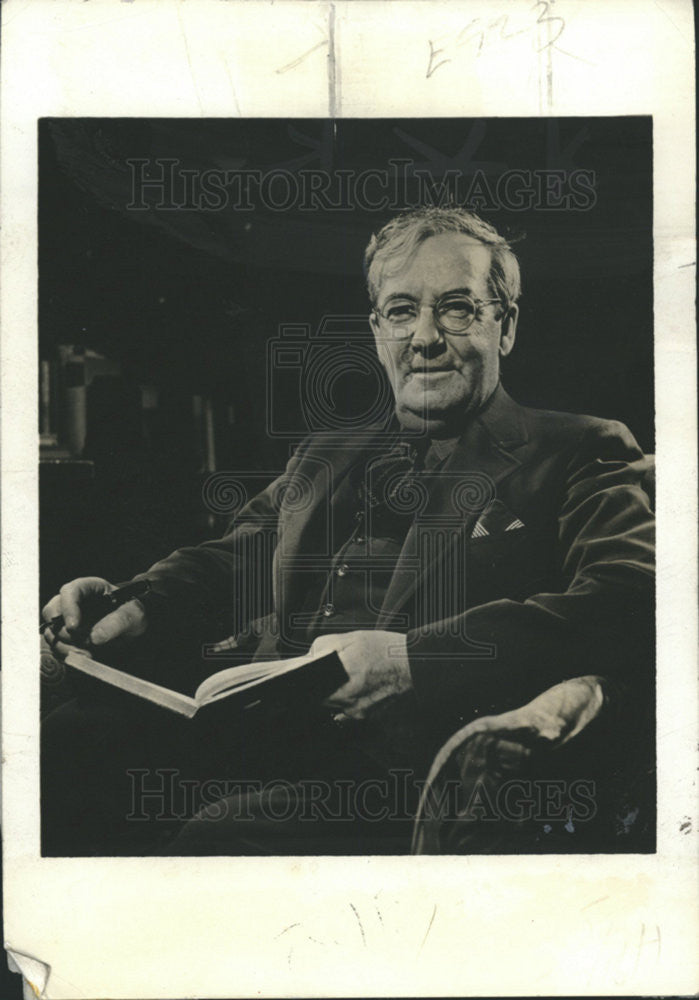 1953 Press Photo Sherwood Anderson Author Home Town Democracy - Historic Images