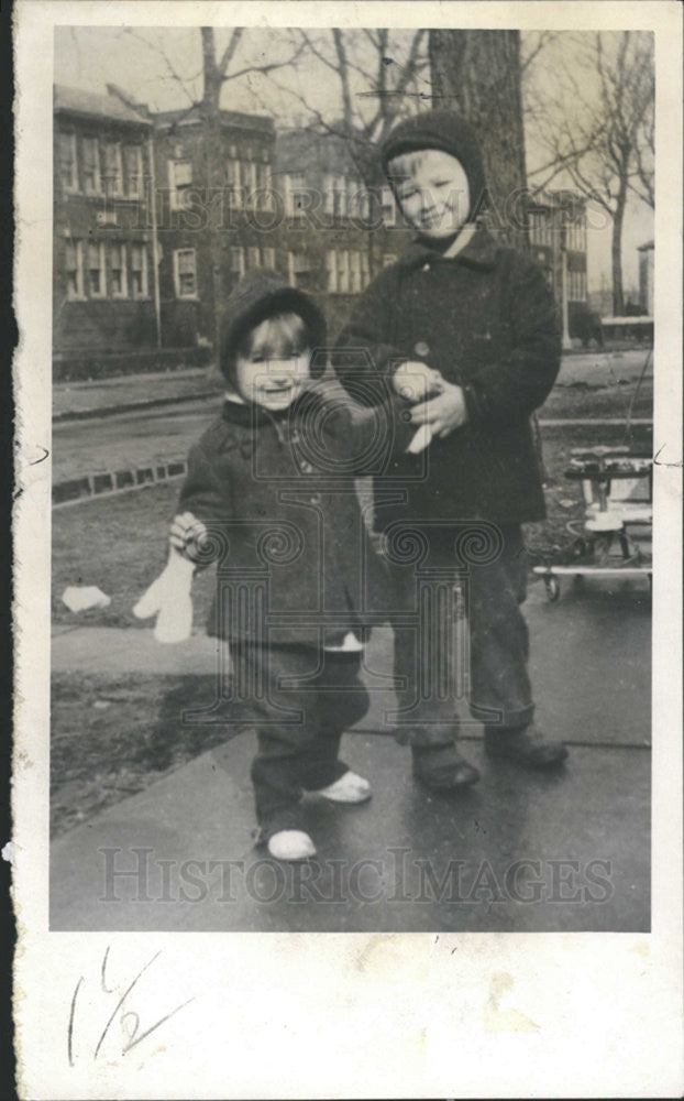 1957 Press Photo Judith Mar and brother Robert - Historic Images