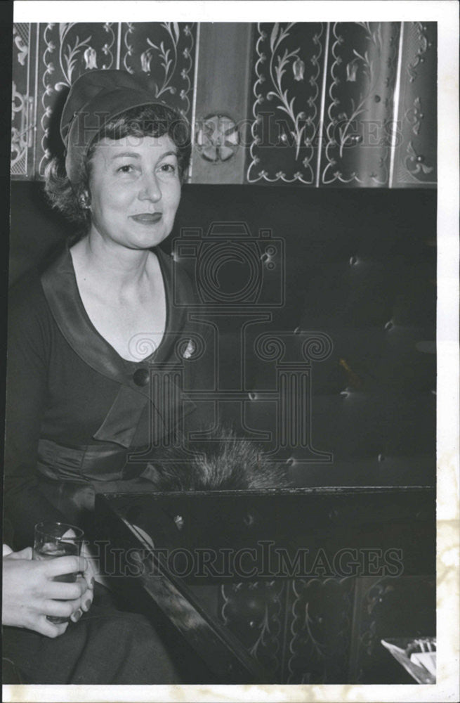 1954 Press Photo Mrs Gail Borden wife Gail Borden 9th century US inventor - Historic Images