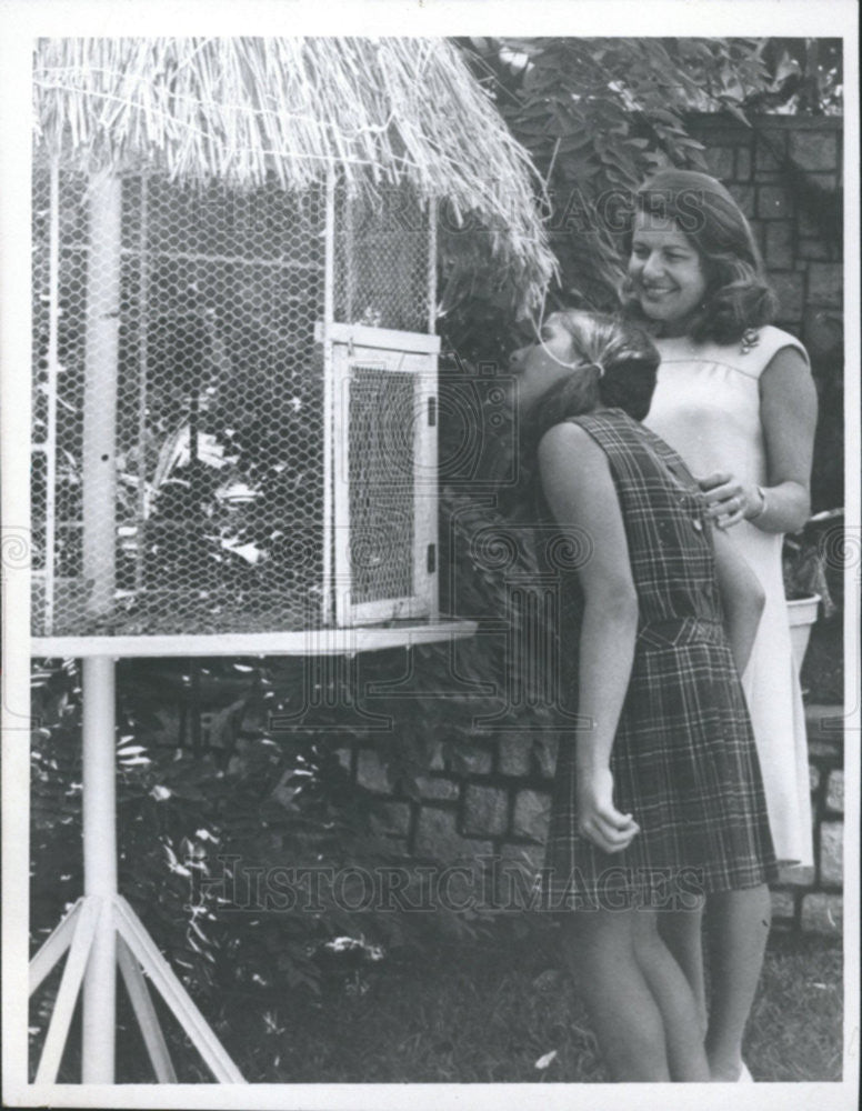 Undated Press Photo Mrs. Reokin Julie Parrots - Historic Images