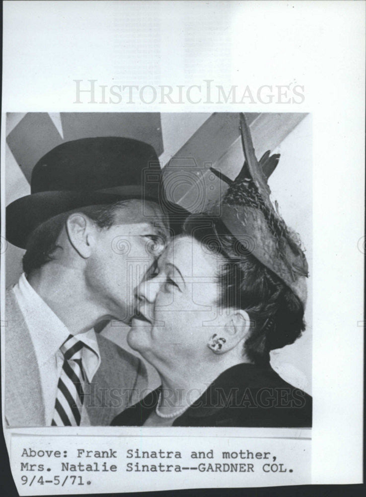 1971 Press Photo Frank Sinatra Mother Natalie - Historic Images