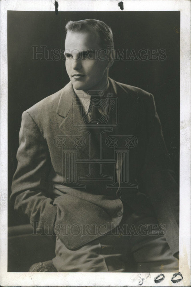 Undated Press Photo David Loughlin, author of Helix. A novel of men and the sea. - Historic Images