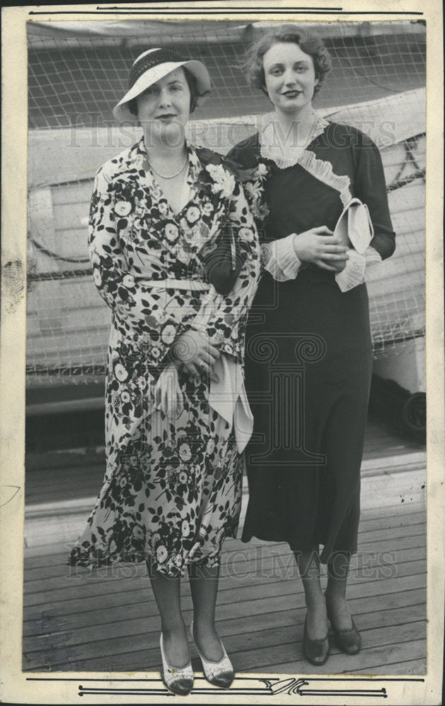 1933 Press Photo Mrs WW Grant and Miss Melanie Grant - Historic Images