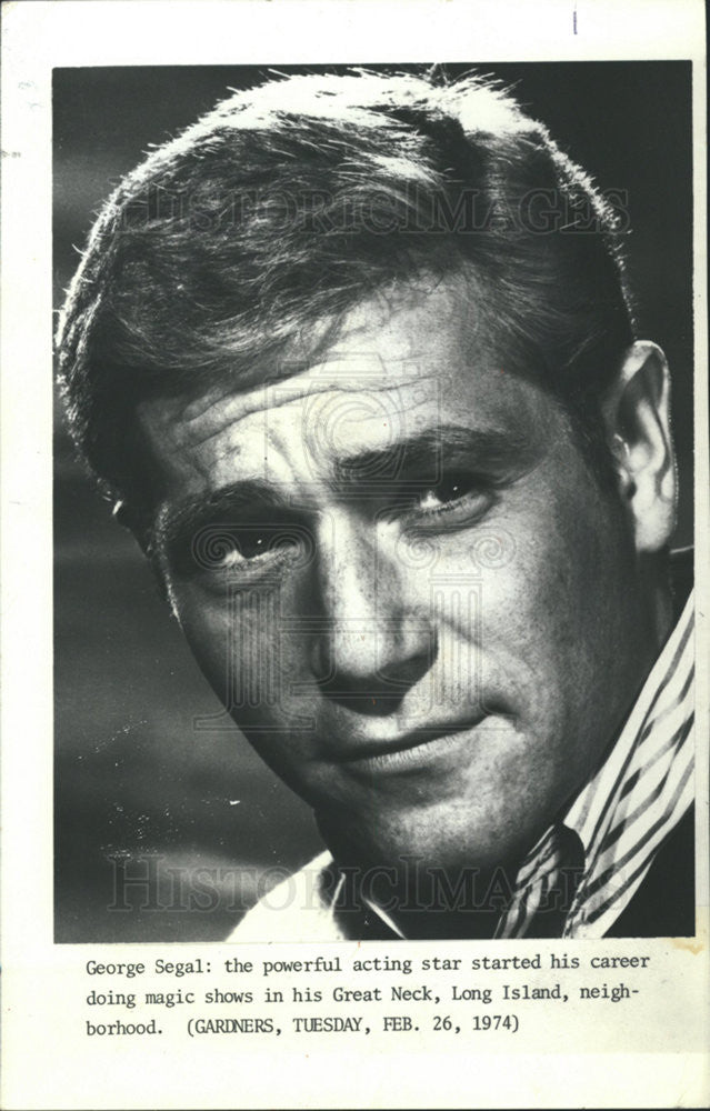 1974 Press Photo George Segal Acting Star Great Neck Long Island The Hot Rock - Historic Images