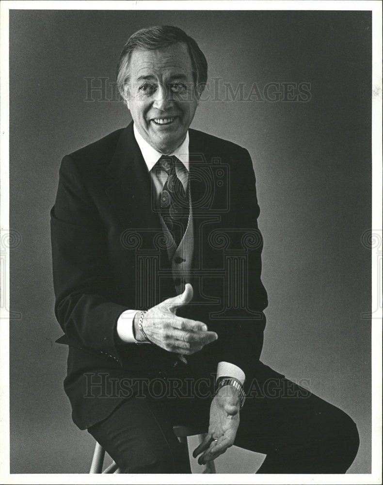 1986 Press Photo Hugh Downs TV Host And Author Thirty Dirty Lies About Old Age - Historic Images