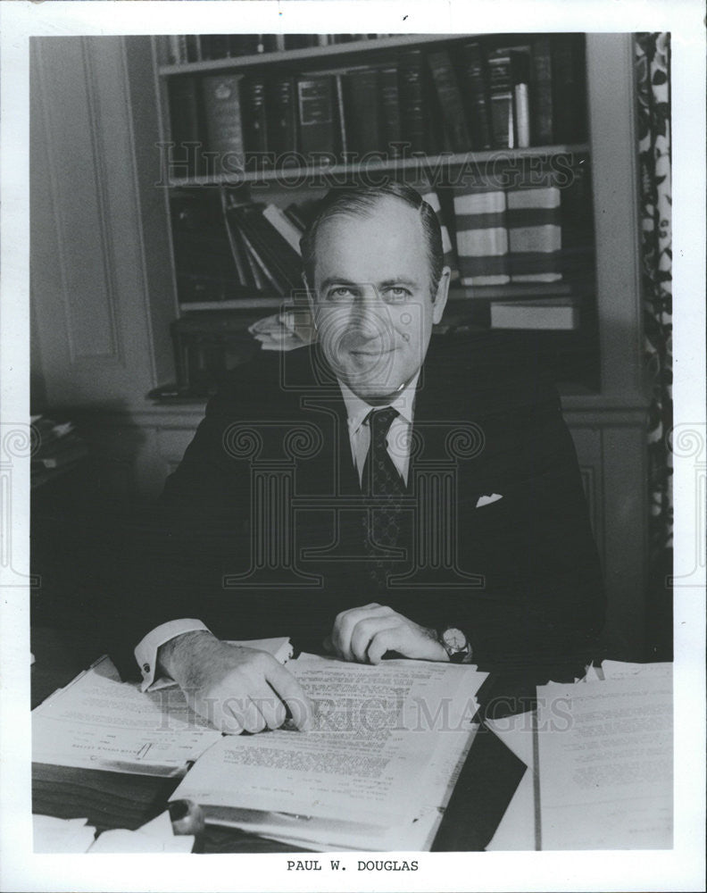 1990 Press Photo Paul Douglas Chairman, president &amp;CEO Freeport Mineral Co. - Historic Images