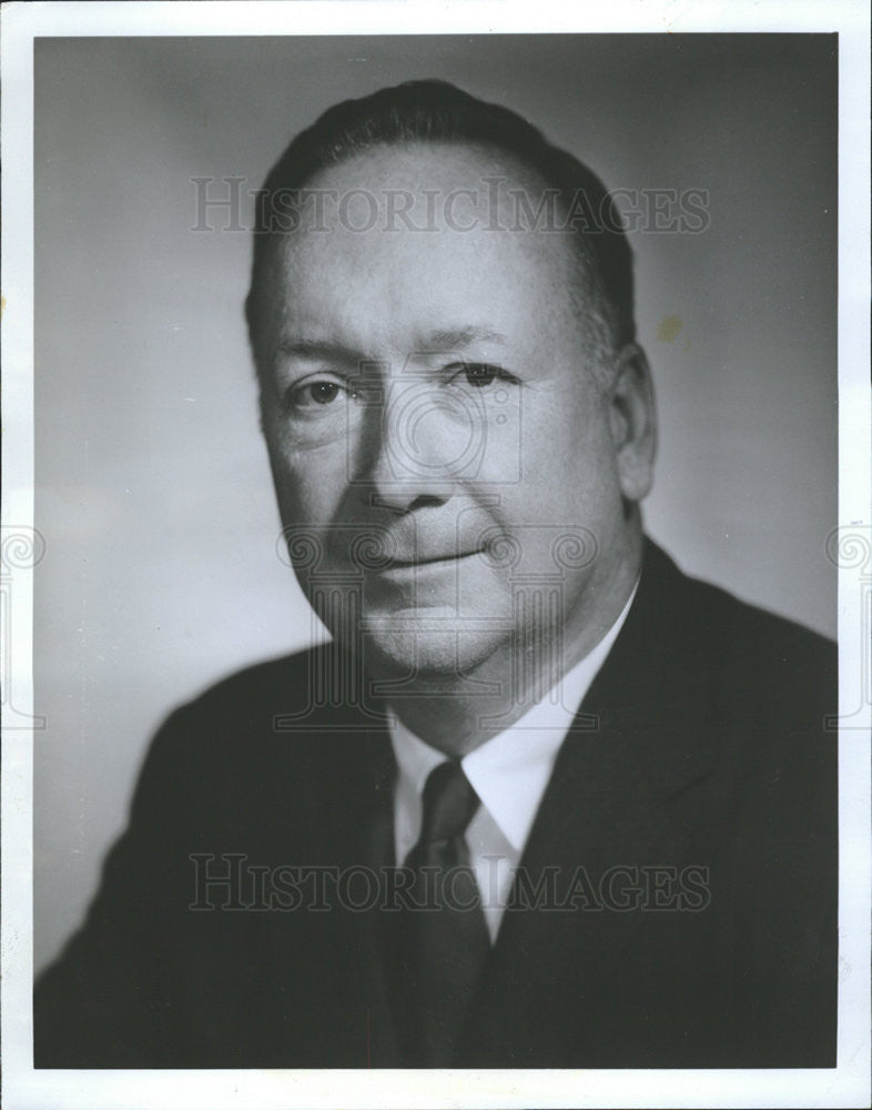 1977 Press Photo Sidney A. McKnight President Chief Operating Officer Montgomery - Historic Images