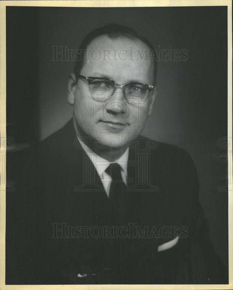 1958 Press Photo John F. McKnight President National Bank Hyde Park Chicago - Historic Images