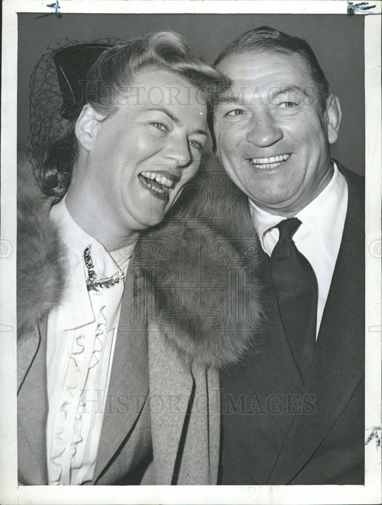 1943 Press Photo Actor Victor McLaglen, Suzanne Rockefeller Brueggenan ...