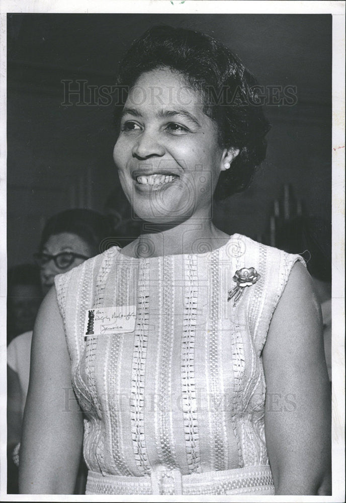 1969 Press Photo Mrs Dolphy McLaughlin Jamaican consul - Historic Images