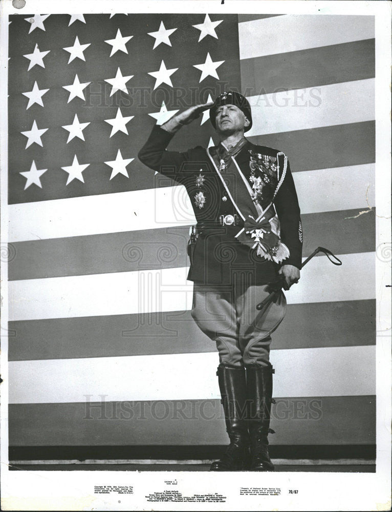 1970 Press Photo George C Scott Patton Movie Saluting Flag Background - Historic Images