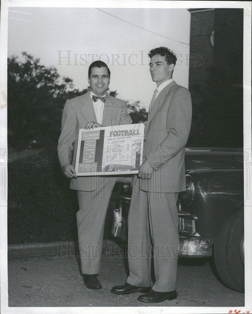 1952 Press Photo Bill Rice Field Secretary Captain Al Brosky University Illinois - Historic Images