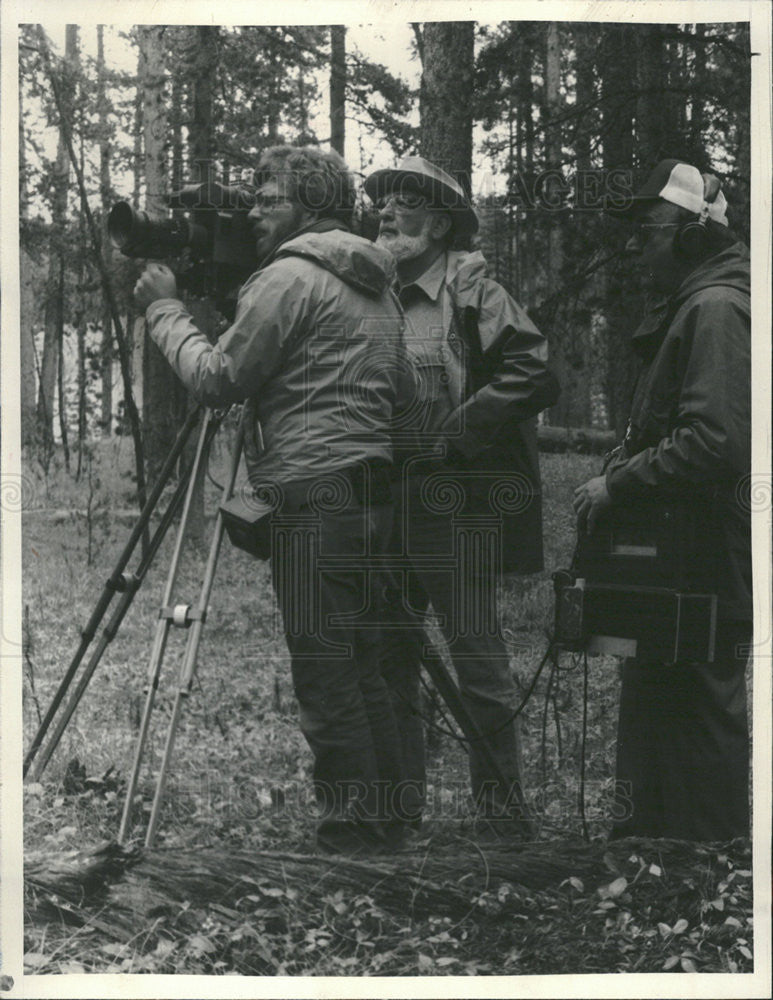 1983 Press Photo Robert Shad Northshield Reporter And Producer Set Paradise Lost - Historic Images