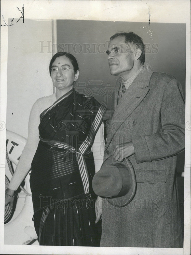 1947 Press Photo Nehru Jawaharlal Cousin - Historic Images