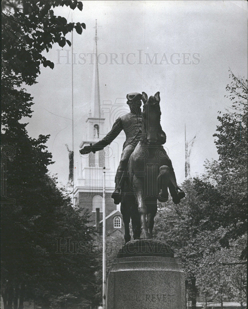 1971 Press Photo Statue of Paul Revere at Boston&#39;s Old North Church. - Historic Images